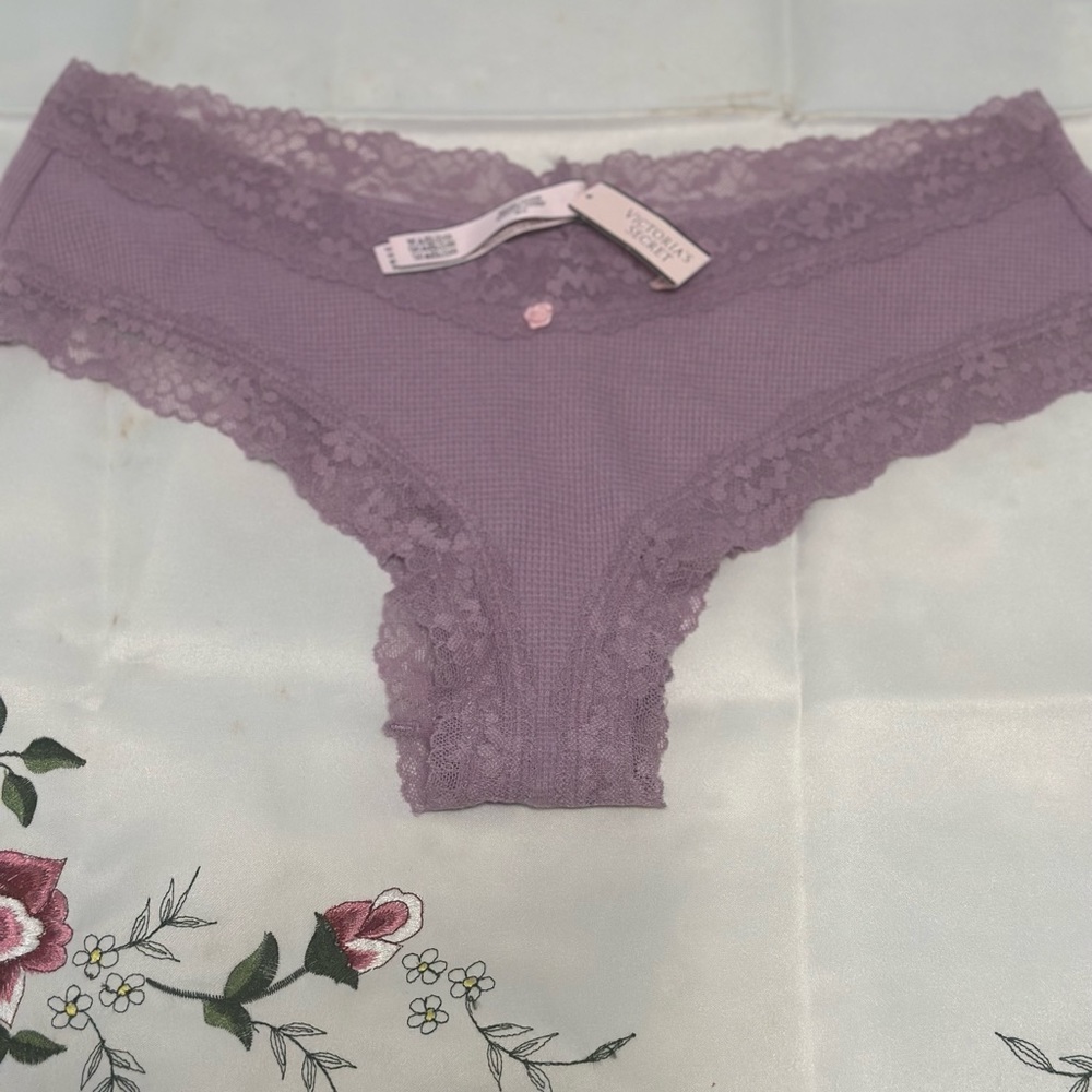 Cheeky LG Victoria Secret